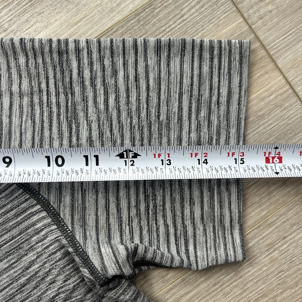 Lululemon Men's Small Metal Vent Tech Shirt Grey Black Ombre Stripe Short Sleeve - Picture 8 of 9